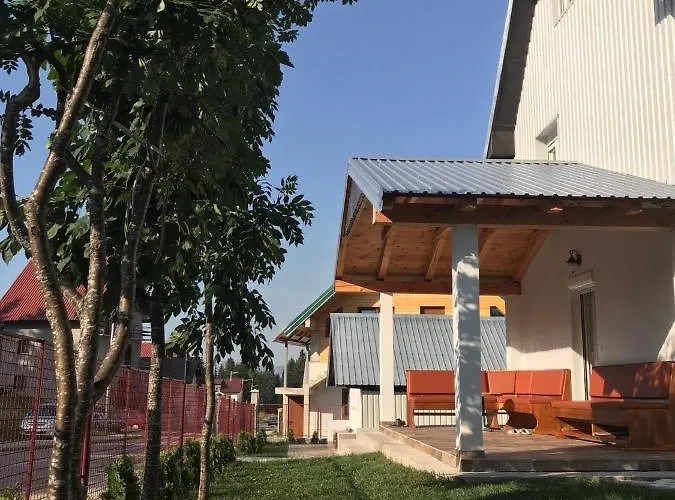 Kosta\'S Apartments