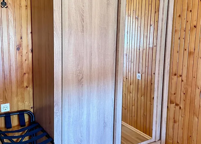 Kosta\'S Apartments