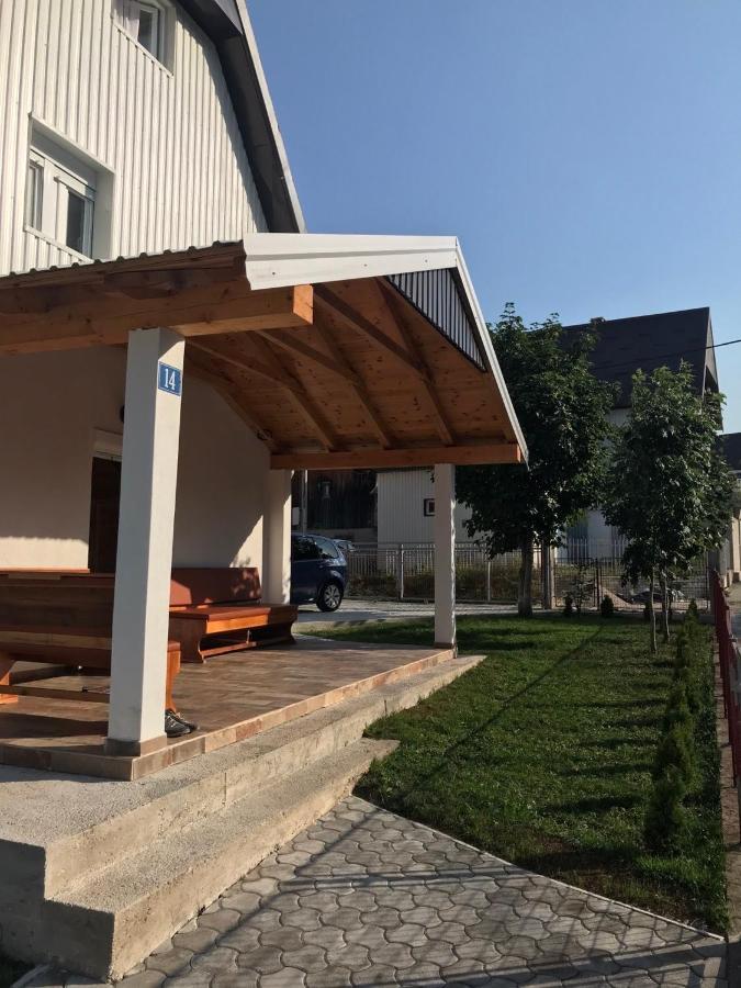 Апартаменты Kosta's