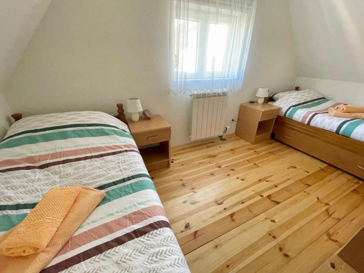 Apartman Kosta's *